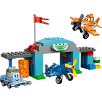 LEGO DUPLO Planes - Skipper's Flight School