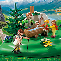 Playmobil Mountain Life - Backpacker Family at Mountain Spring