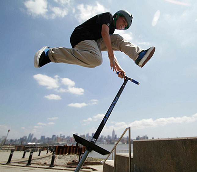 Flight Pogo Stick Fat Brain Toys