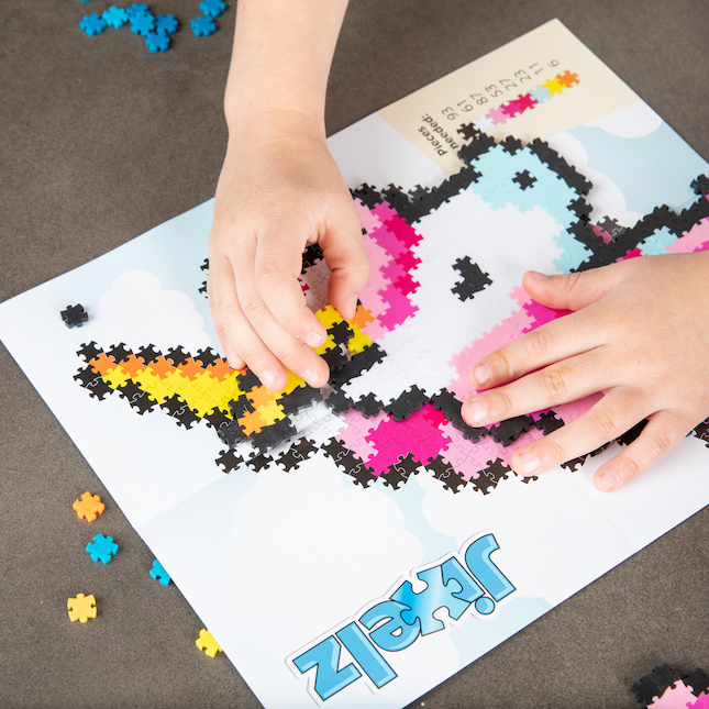 Jixelz 700 pc Set Fantasy Friends Fat Brain Toys