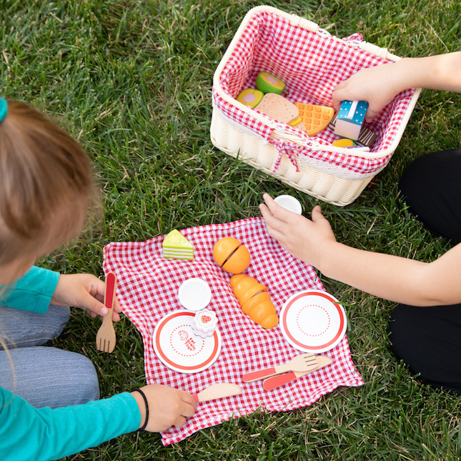 child's picnic basket set