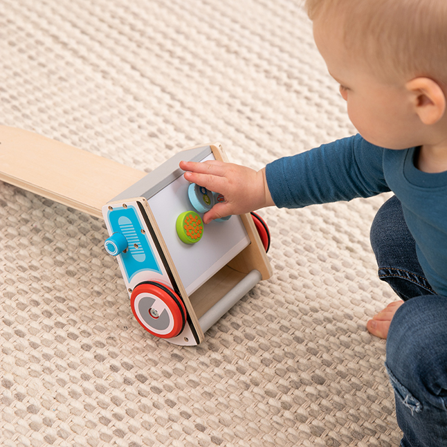 Fat Brain Toys Sweep, Scrub, and Shine Cleaning Set