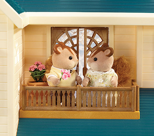 Calico Critters Deluxe Village House Fat Brain Toys