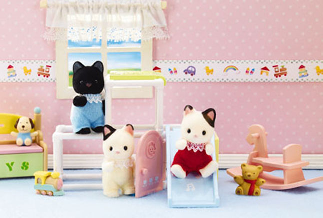 Calico Critters Tuxedo Cat Triplets Fat Brain Toys