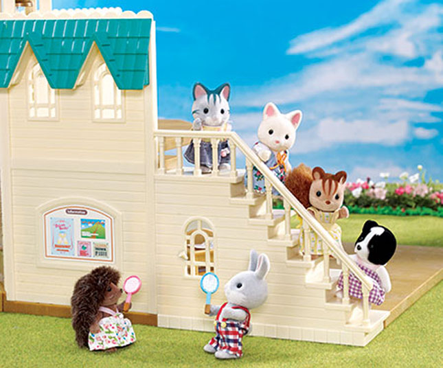 Calico Critters Berry Grove School Fat Brain Toys