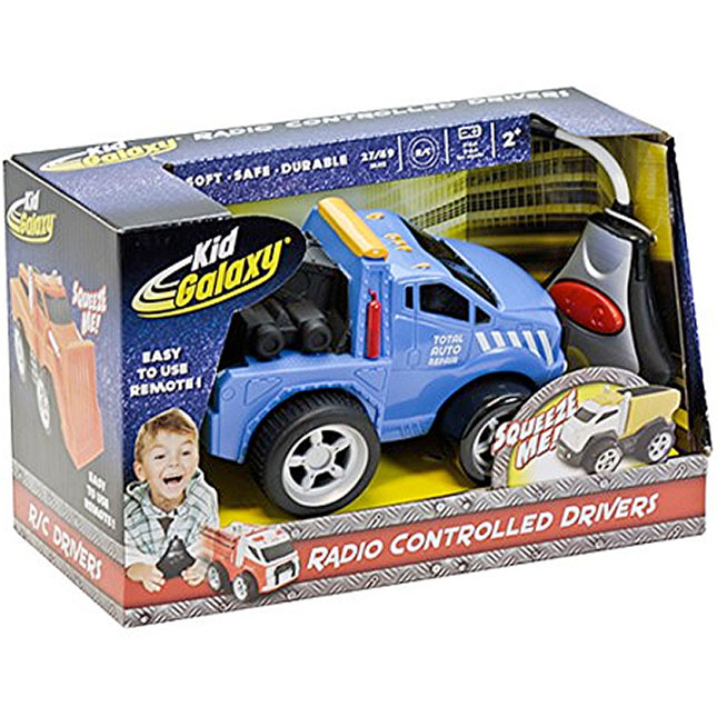 Soft Body RC Tow Truck 49 MHz Fat Brain Toys