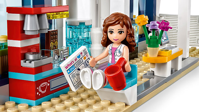 Lego Friends Heartlake Hospital LEGO Friends Heartlake Hospital