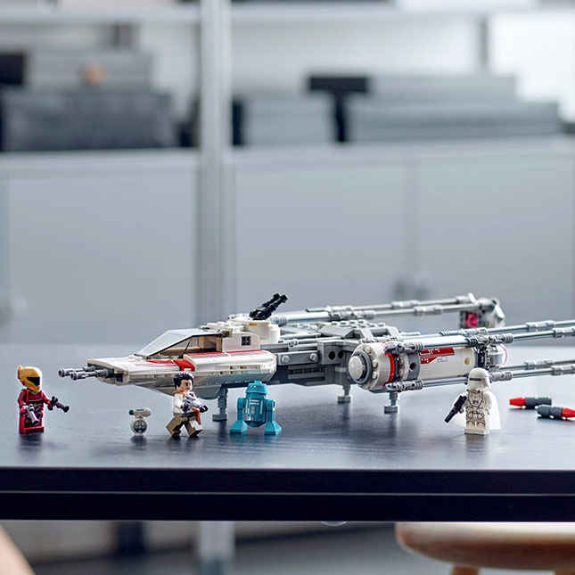 LEGO Star Wars - Resistance Y-Wing Starfighter - - Fat Brain Toys