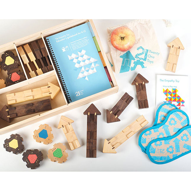 スポーツトイ・アクショントイ apathy empathy Empathy ToyⓇ Teacher's Kit for play-based learning – Twenty One Toys