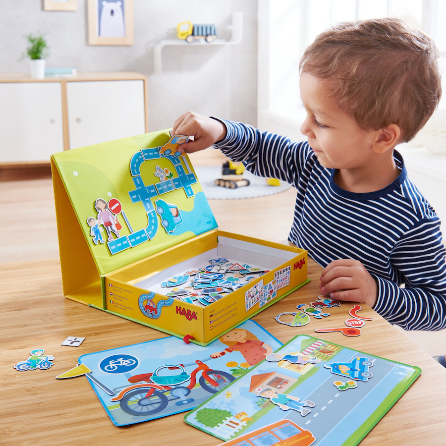 Game Box Street Sense Fat Brain Toys